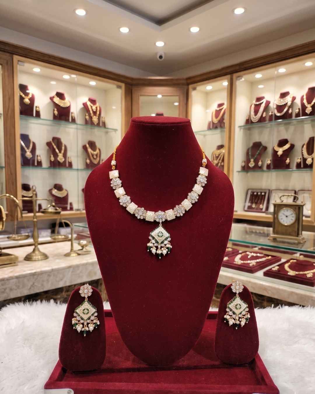 Kundal-Polki Short Necklace NS-48